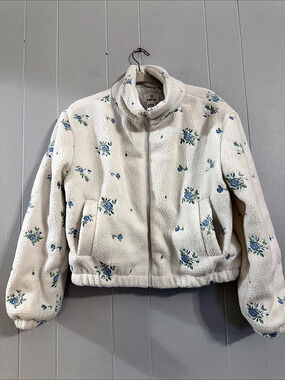 In Good State Faux-Sherpa Jacket White and Blue Embroidered Floral size Large